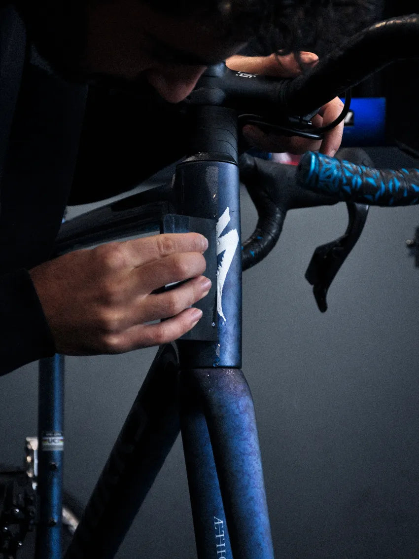 pose d'un kit de protection sur mesure sur un specialized aethos